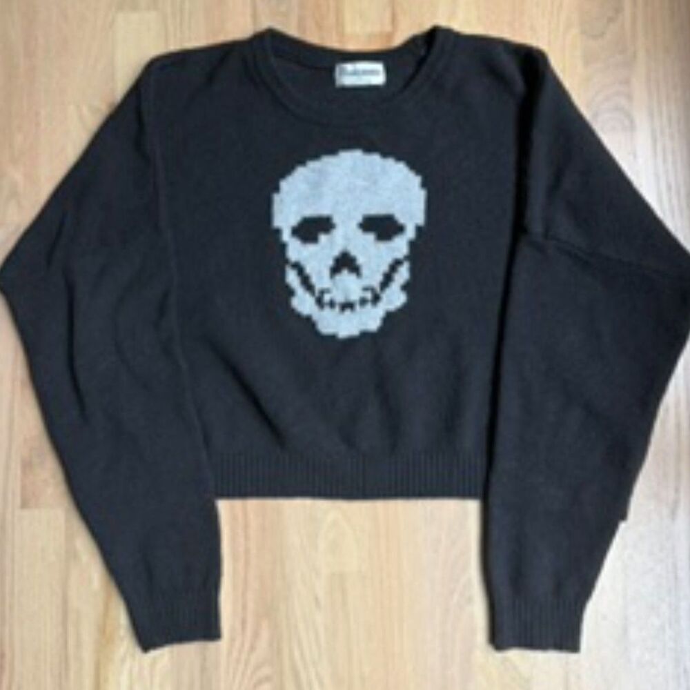 No Boundaries Black Skull Knit Cropped Sweater, Goth Halloween
